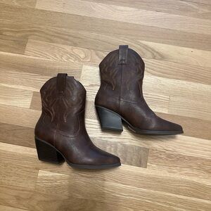 Soda Dark Brown Heeled Cowboy Boots